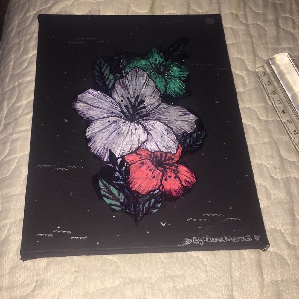 Tropical Silver Hibiscus Flower 🌺